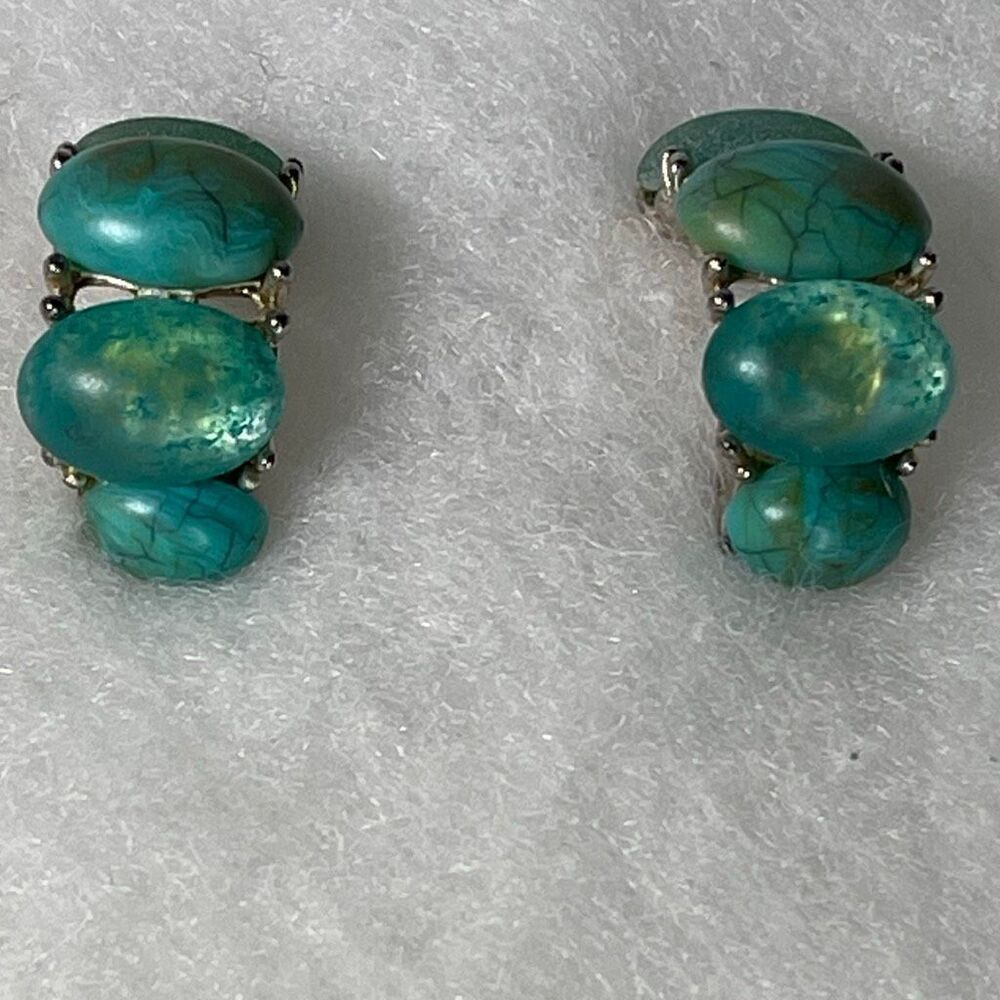 VTG faux turquoise cabochon frosted moonstone silver tone clip earrings